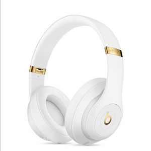 NEW - Studio 3 Wireless Beats Headphones